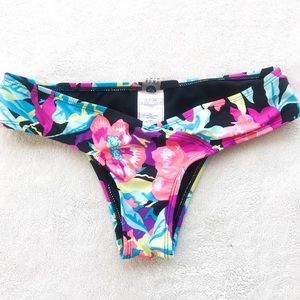 Never Worn Roxy Floral Bikini Bottoms